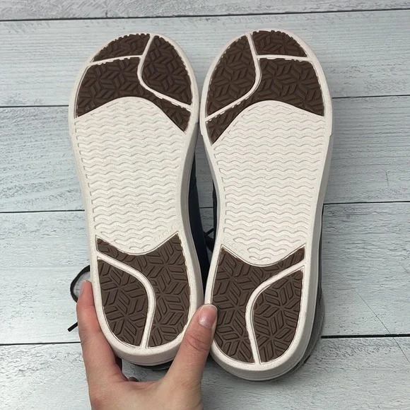 Saola Niseko II Lace Up Shoes in Chocolate 11 O2 - Picture 10 of 11